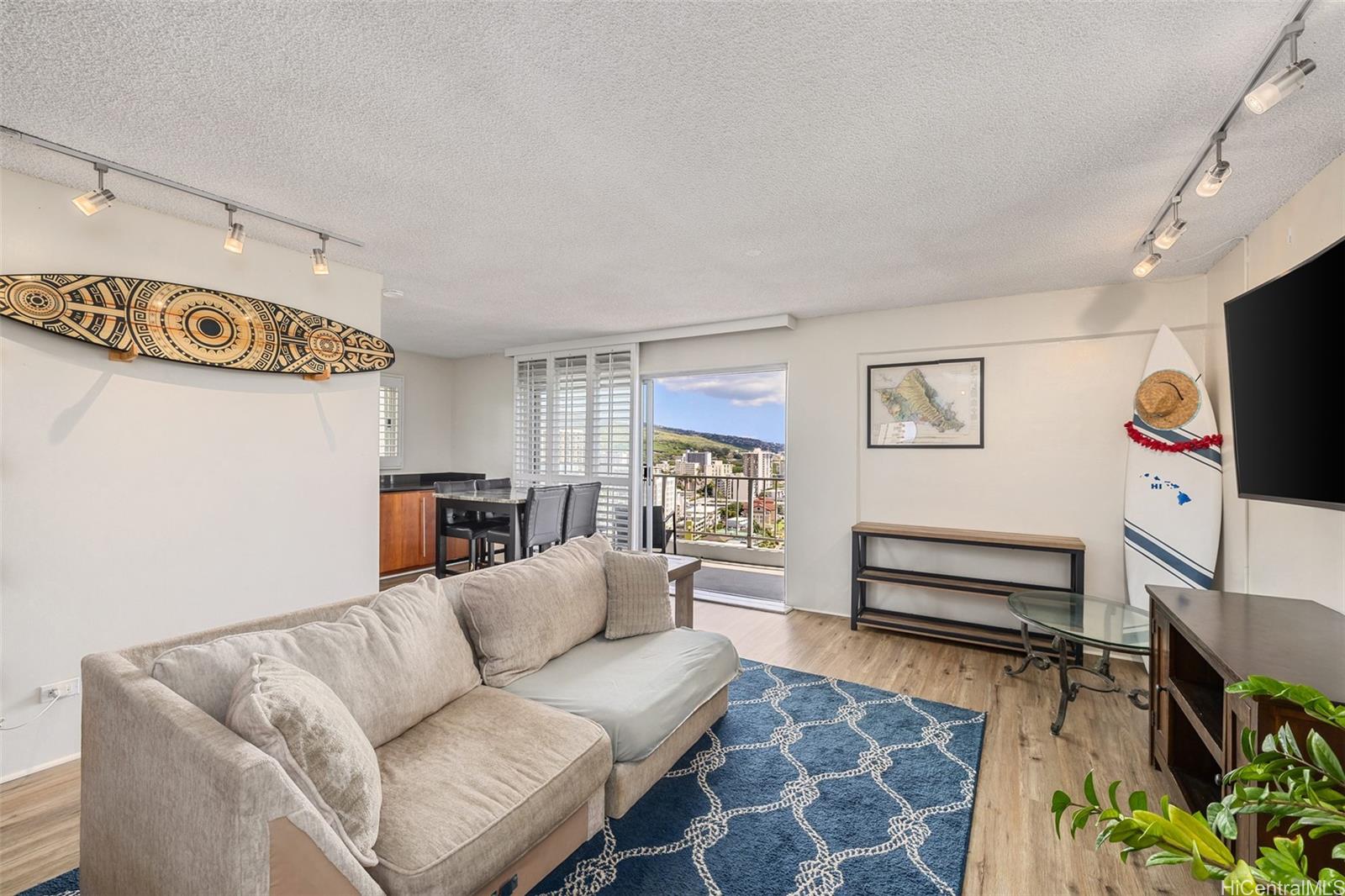 1111 Wilder condo # PHA, Honolulu, Hawaii - photo 4 of 24