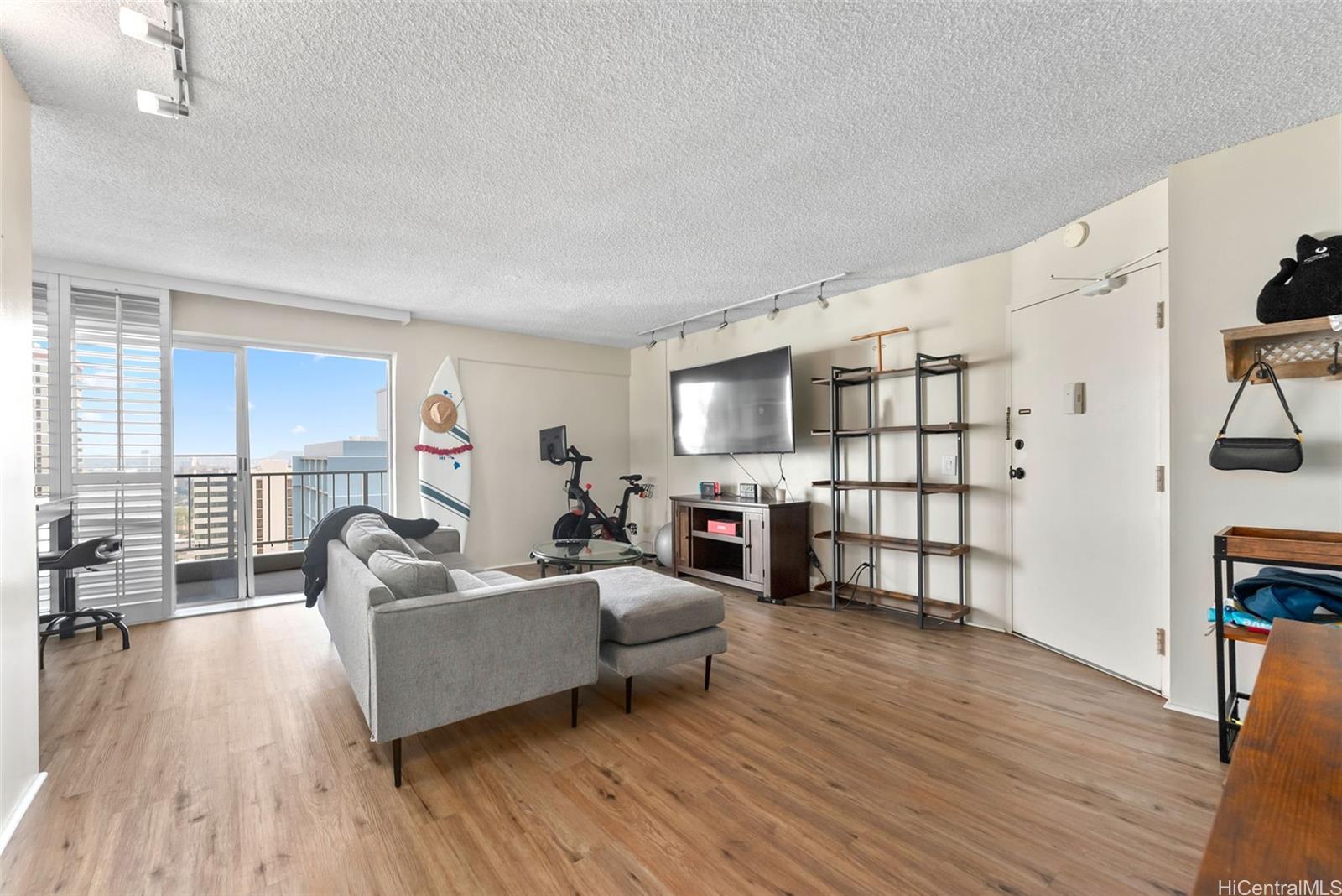 1111 Wilder condo # PHA, Honolulu, Hawaii - photo 4 of 16