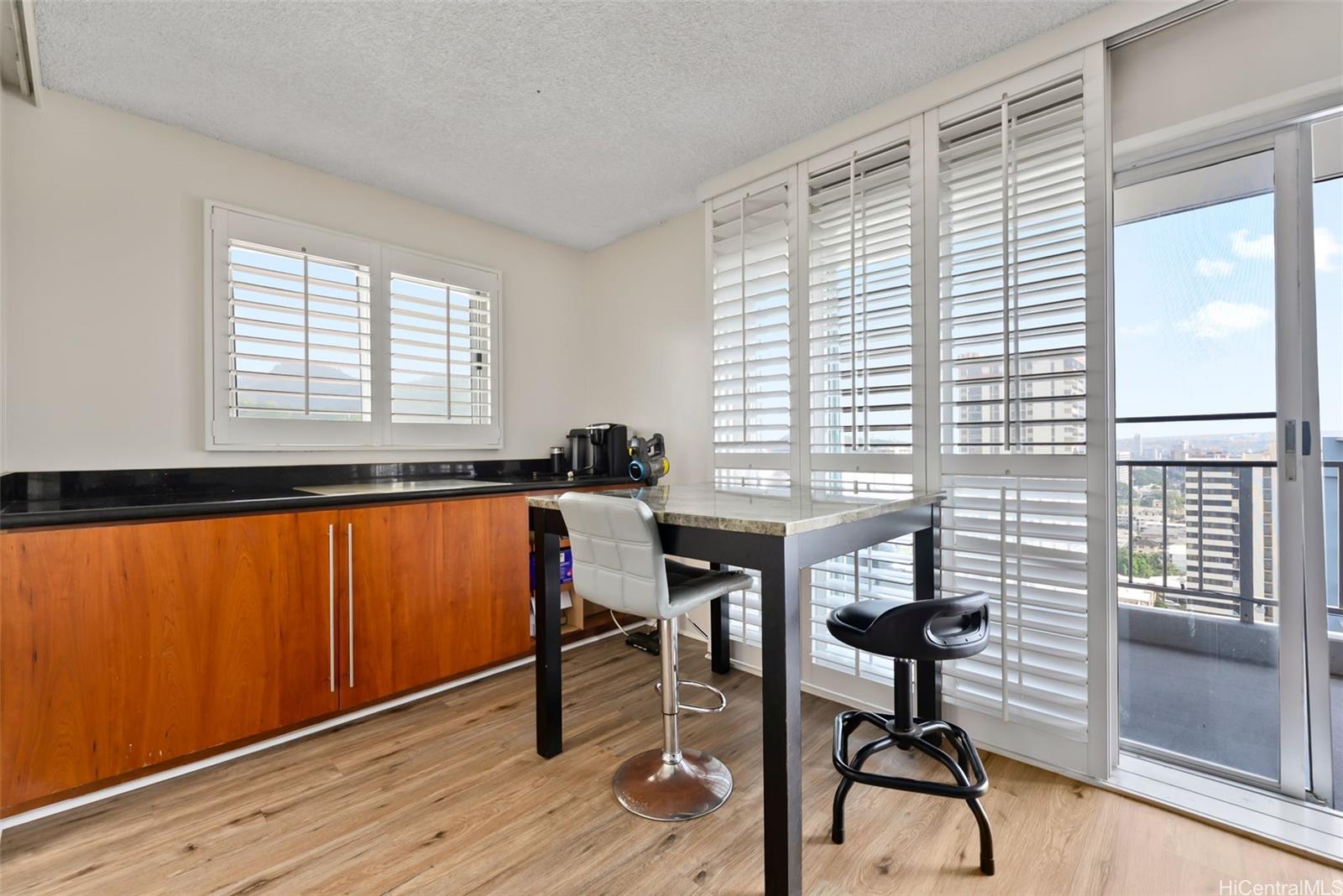 1111 Wilder condo # PHA, Honolulu, Hawaii - photo 5 of 16