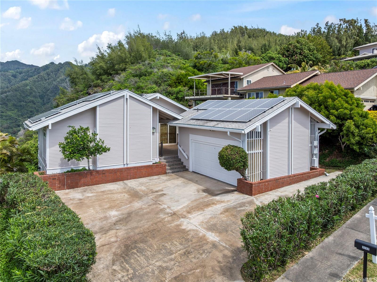 1112  Kaumoku Street Mariners Ridge, Hawaii Kai home - photo 2 of 25
