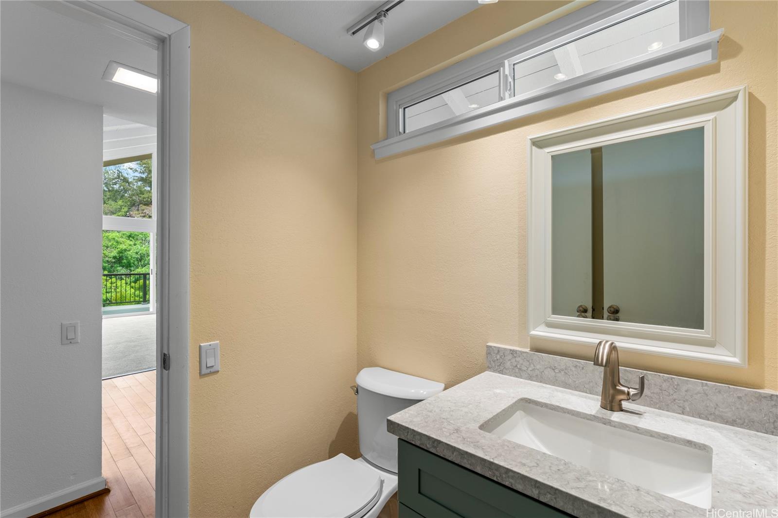 1112  Kaumoku Street Mariners Ridge, Hawaii Kai home - photo 11 of 25