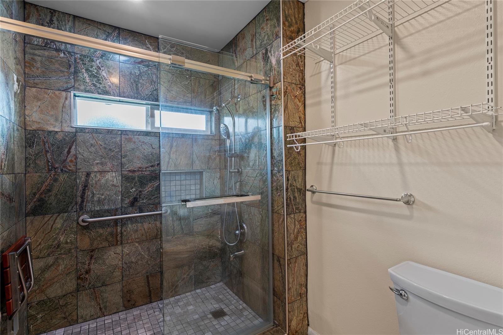 1112  Kaumoku Street Mariners Ridge, Hawaii Kai home - photo 13 of 24