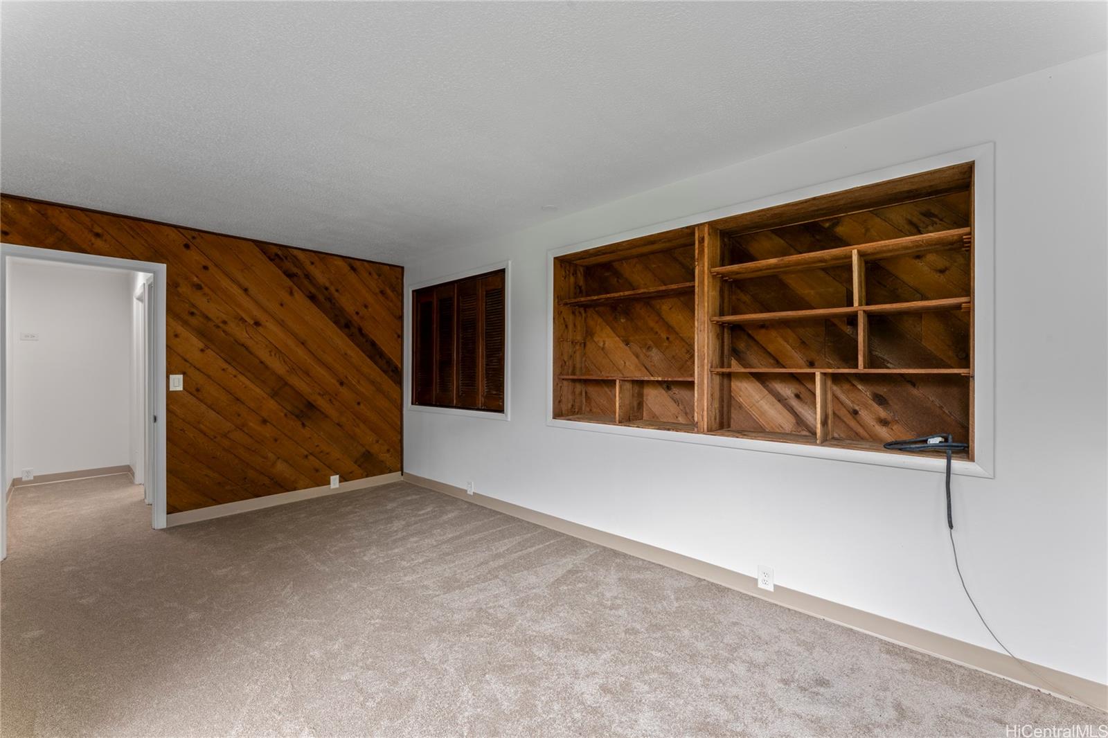 1112  Kaumoku Street Mariners Ridge, Hawaii Kai home - photo 22 of 24