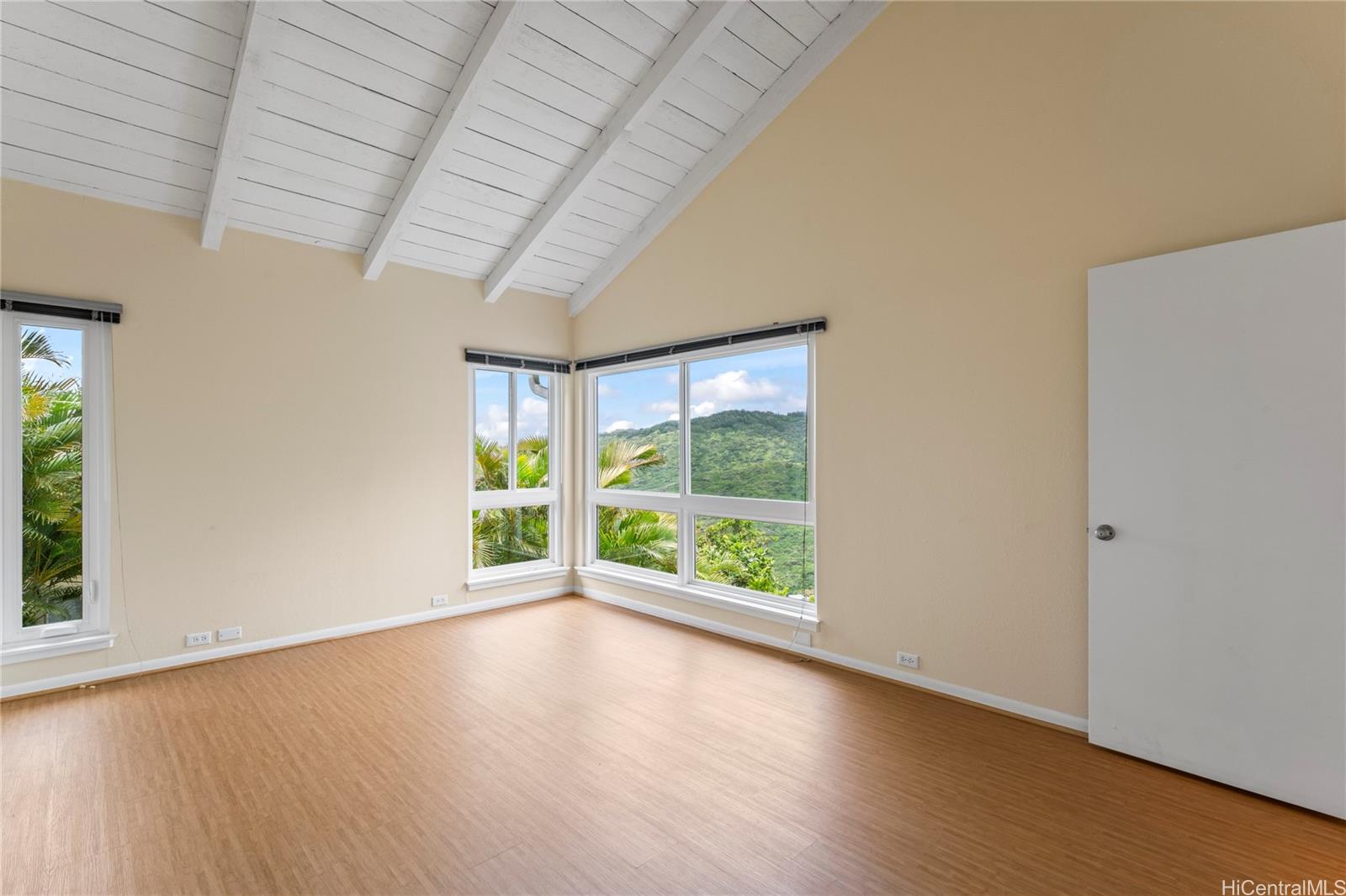 1112  Kaumoku Street Mariners Ridge, Hawaii Kai home - photo 24 of 25