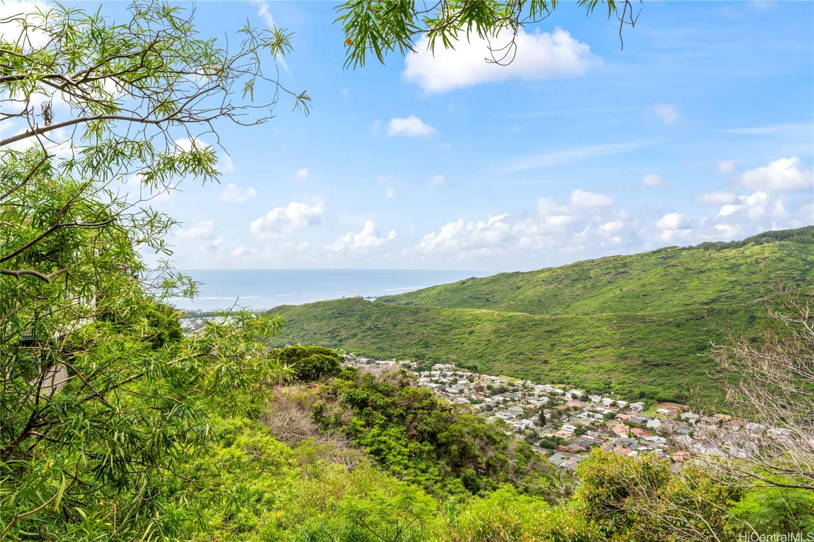 1112  Kaumoku Street Mariners Ridge, Hawaii Kai home - photo 4 of 24