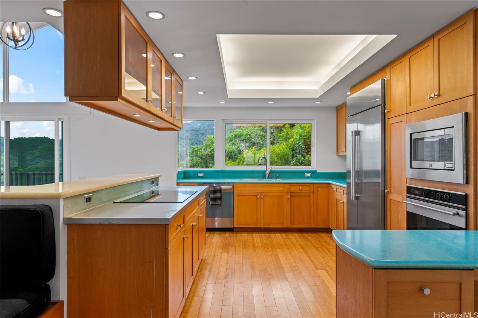 1112  Kaumoku Street Mariners Ridge, Hawaii Kai home - photo 6 of 25