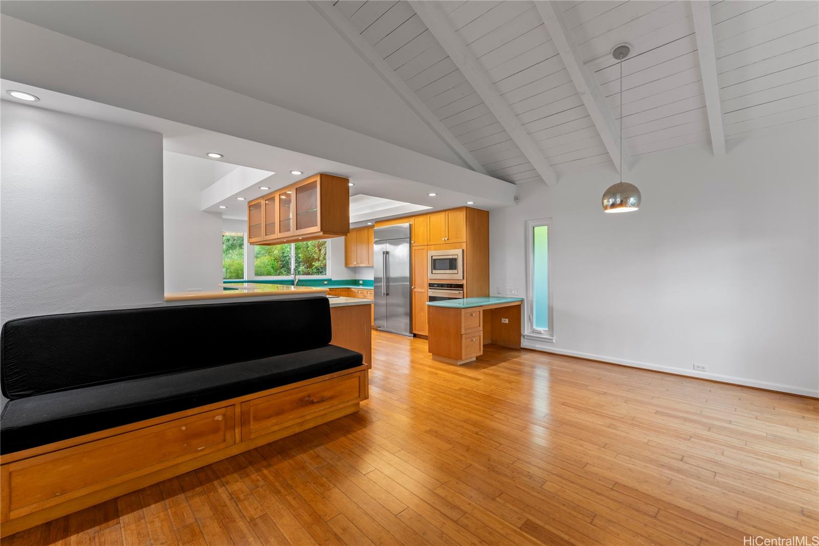 1112  Kaumoku Street Mariners Ridge, Hawaii Kai home - photo 9 of 25