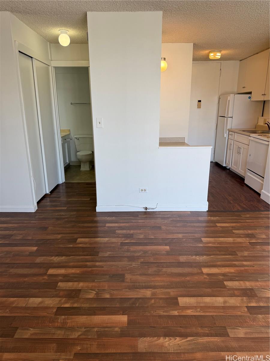 1112 Kinau St Honolulu - Rental - photo 7 of 10