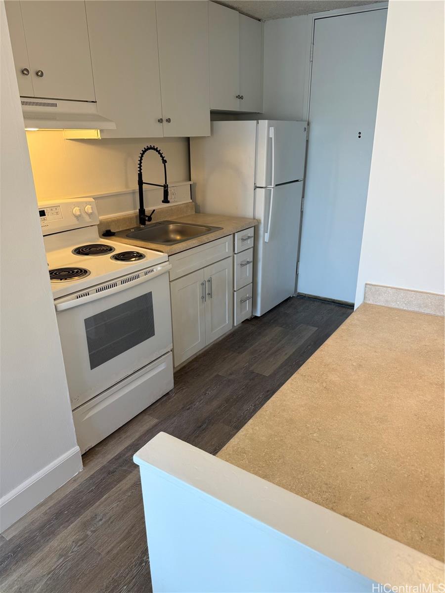 1112 Kinau St Honolulu - Rental - photo 5 of 10