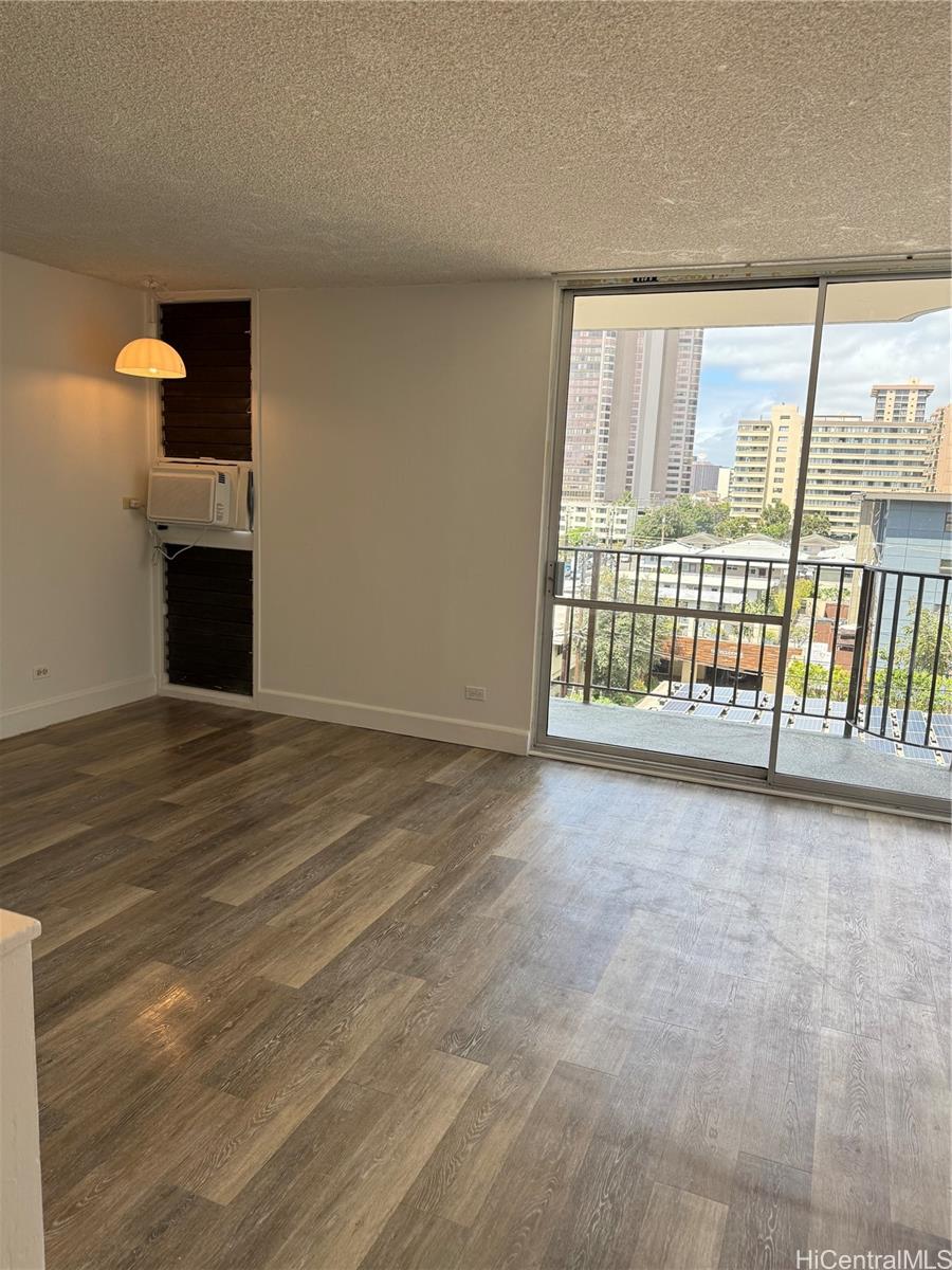 1112 Kinau St Honolulu - Rental - photo 6 of 10