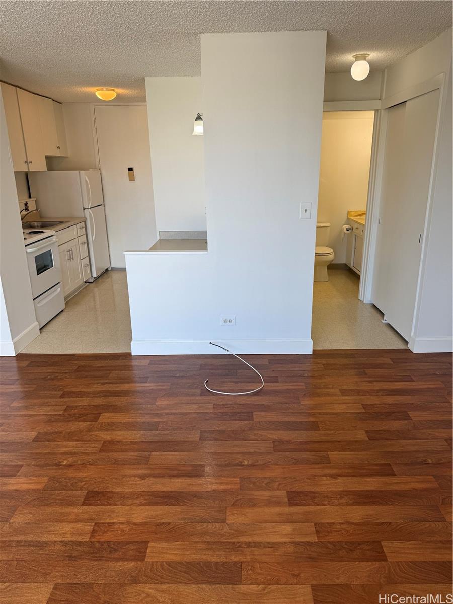 1112 Kinau Street Honolulu - Rental - photo 7 of 11