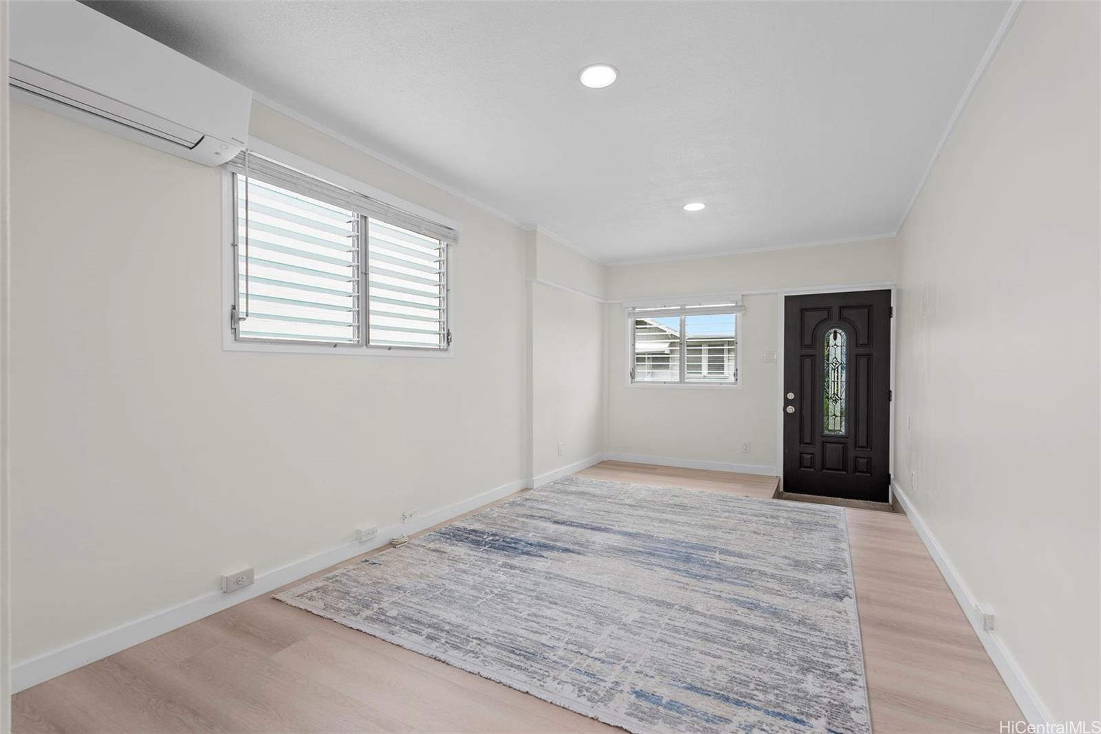 1113  Villa Lane Moiliili, Honolulu home - photo 3 of 23