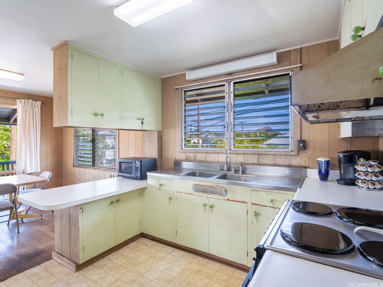 1114  8th Ave Kaimuki, Diamond Head home - photo 12 of 24