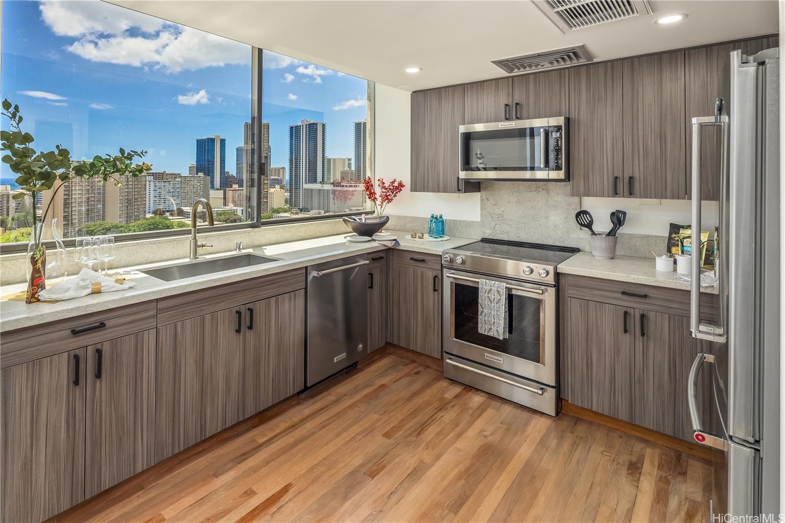 Punahou Regency condo # PH3, Honolulu, Hawaii - photo 11 of 25