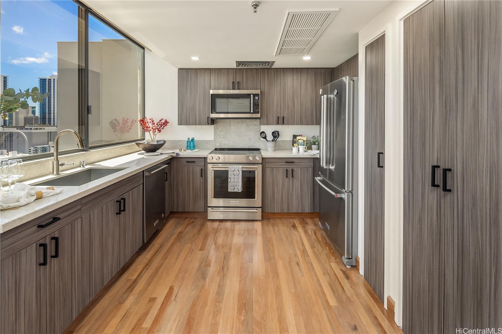 Punahou Regency condo # PH3, Honolulu, Hawaii - photo 10 of 25