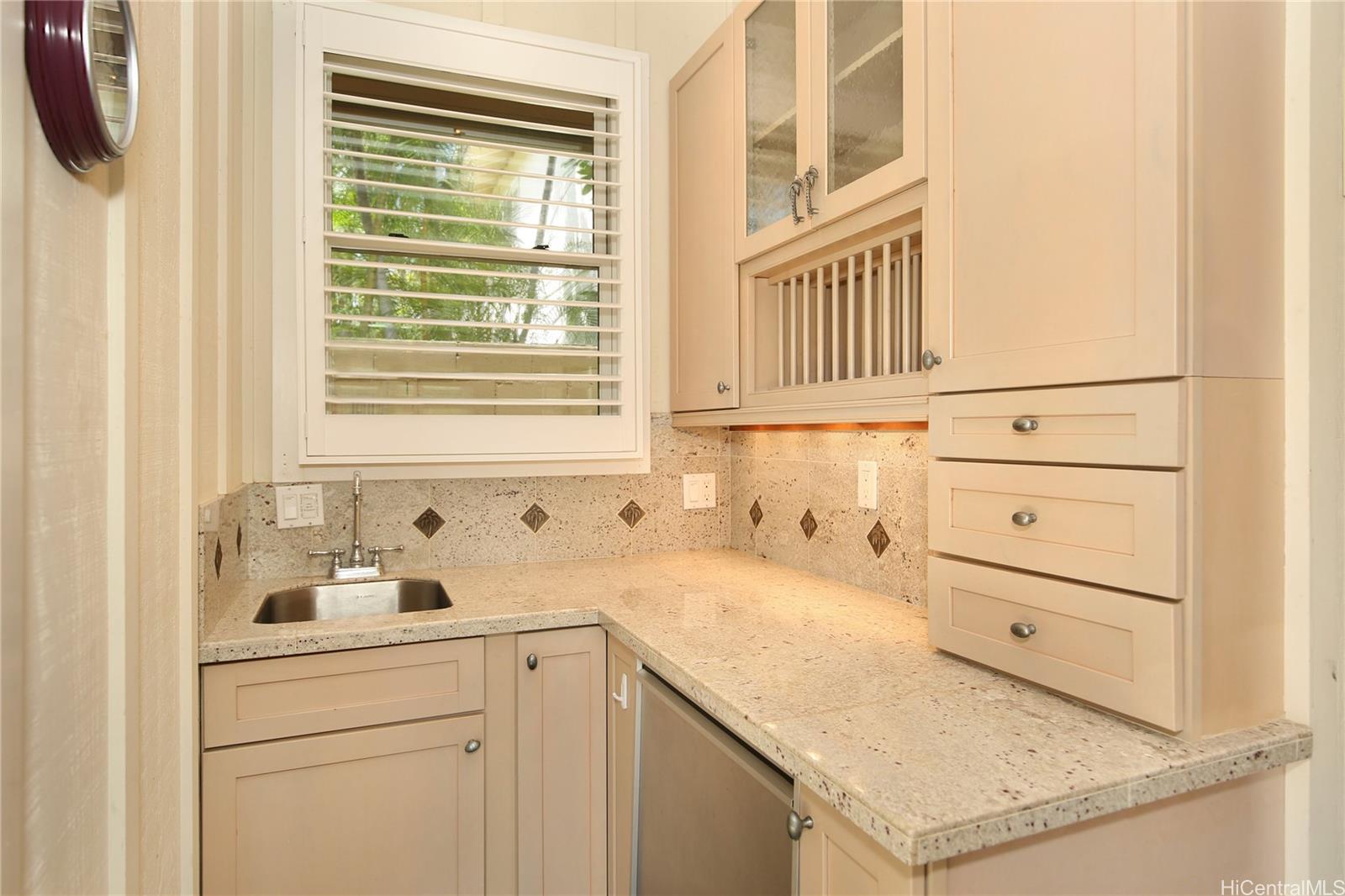 1116  Kealaolu Ave Kahala Area, Diamond Head home - photo 20 of 25