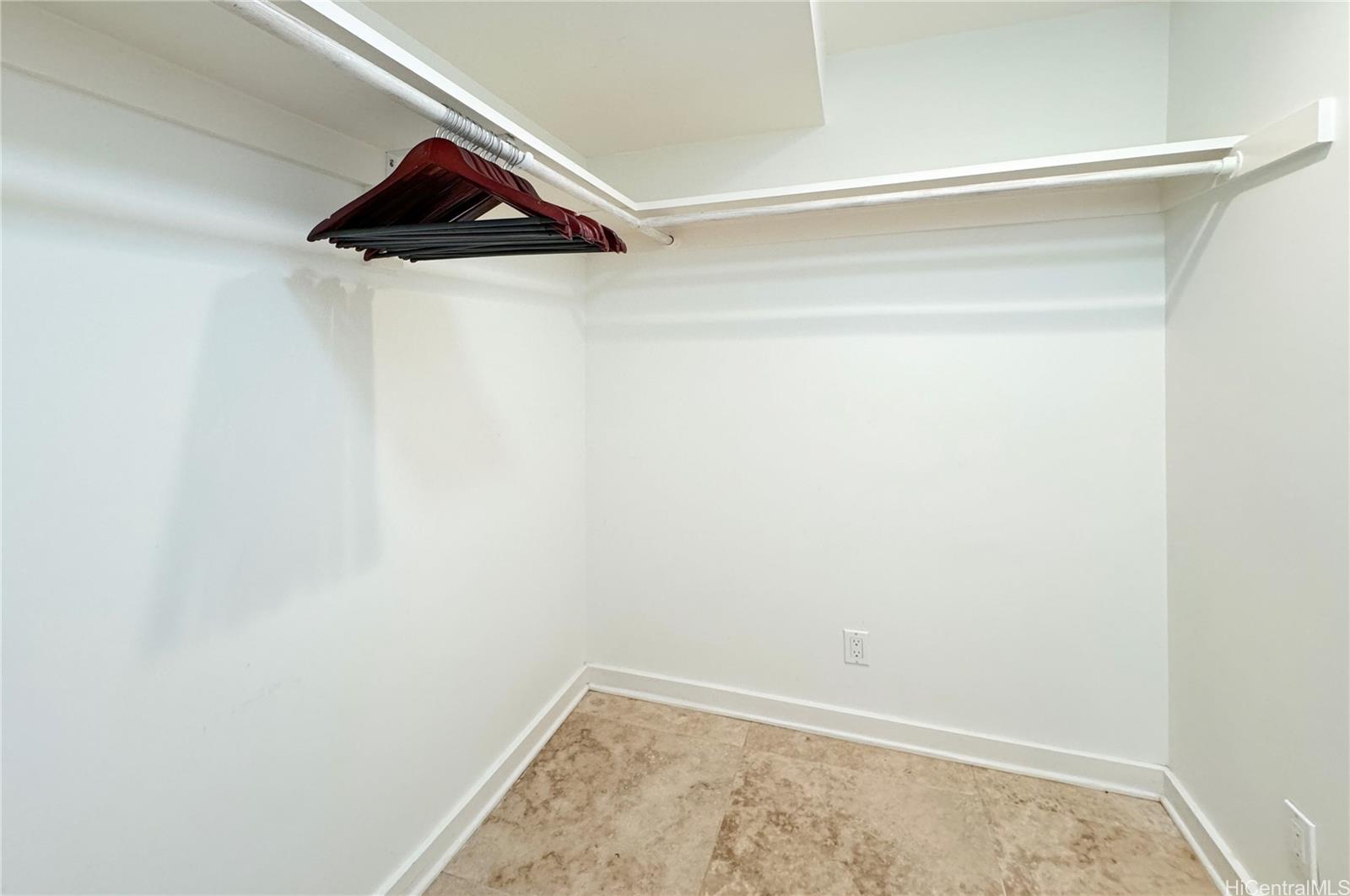 1116  Kealaolu Ave Kahala Area, Diamond Head home - photo 9 of 25