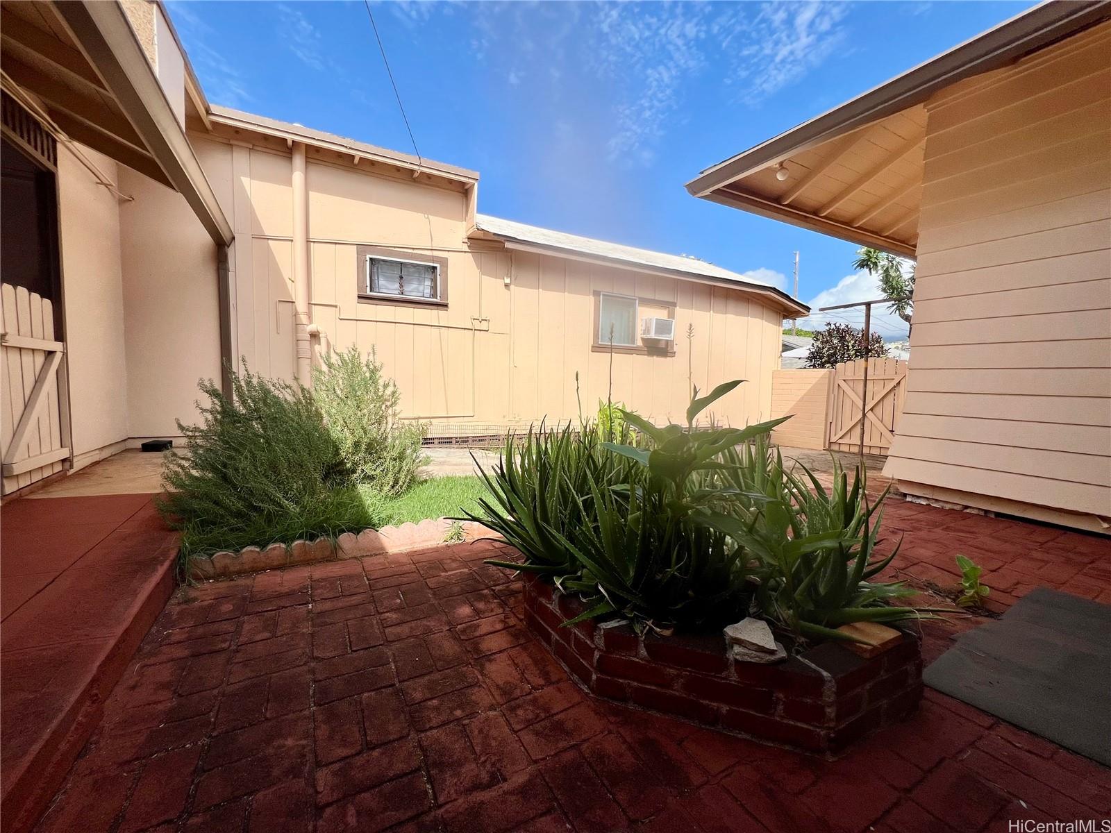 1118 15th Ave Honolulu - Multi-family - photo 12 of 20