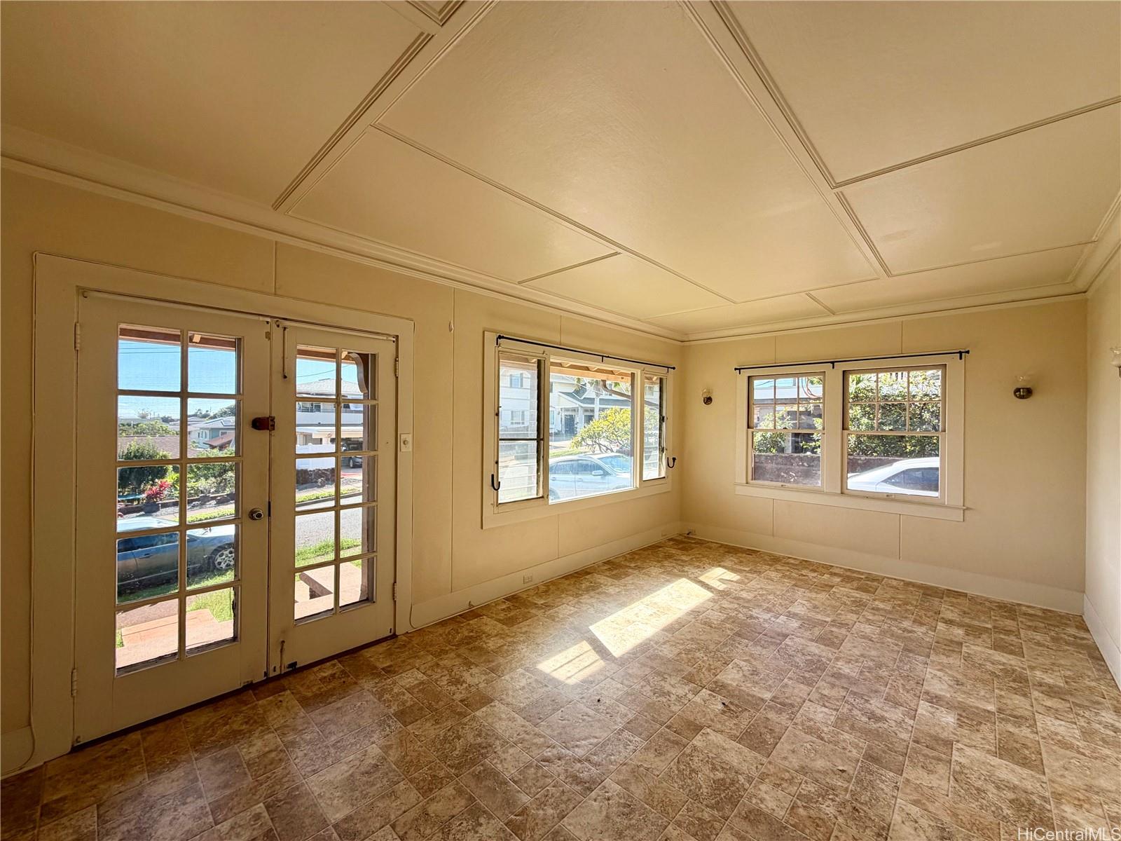 1118 15th Ave Honolulu - Multi-family - photo 3 of 20