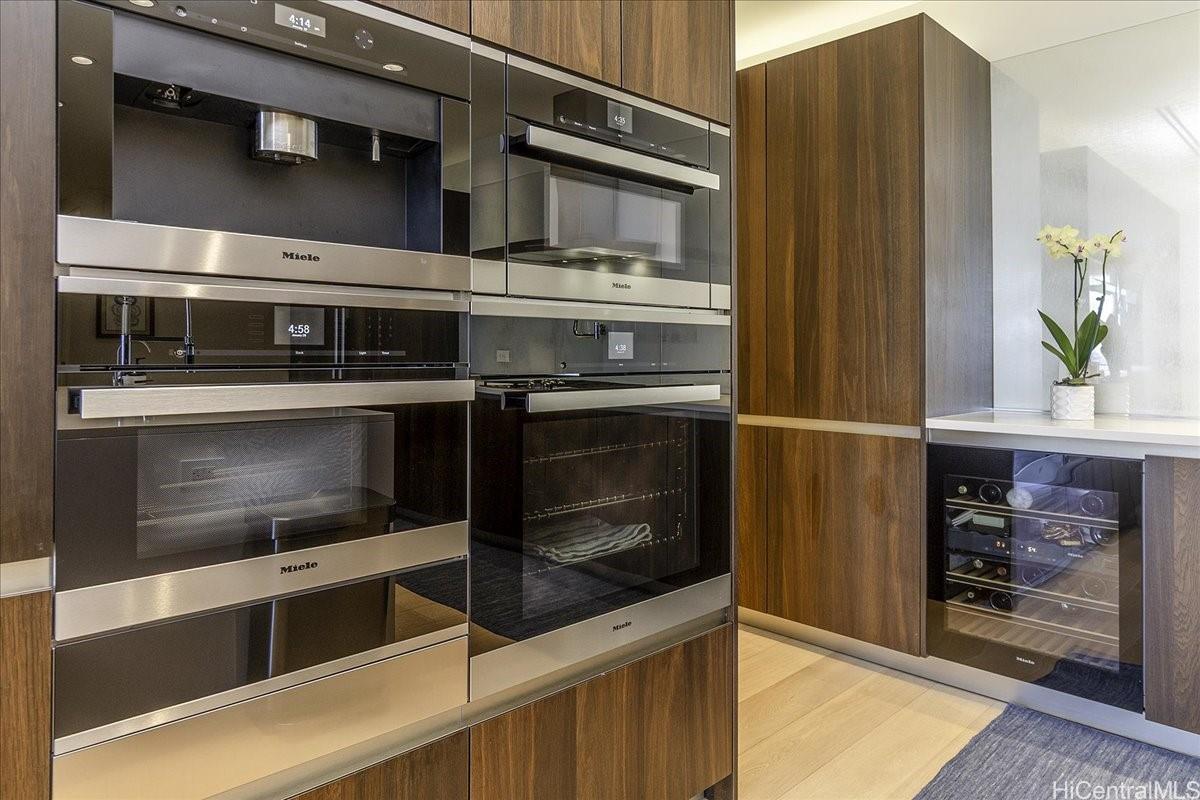 Waiea - 1118 Ala Moana condo # 1002, Honolulu, Hawaii - photo 10 of 25