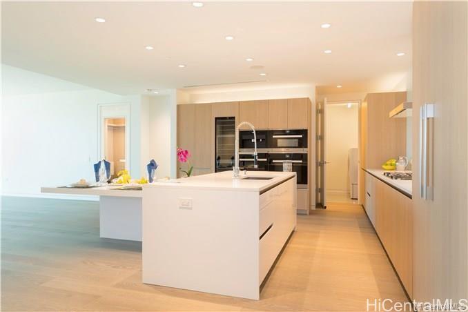 1118 Ala Moana Blvd Honolulu - Rental - photo 6 of 20