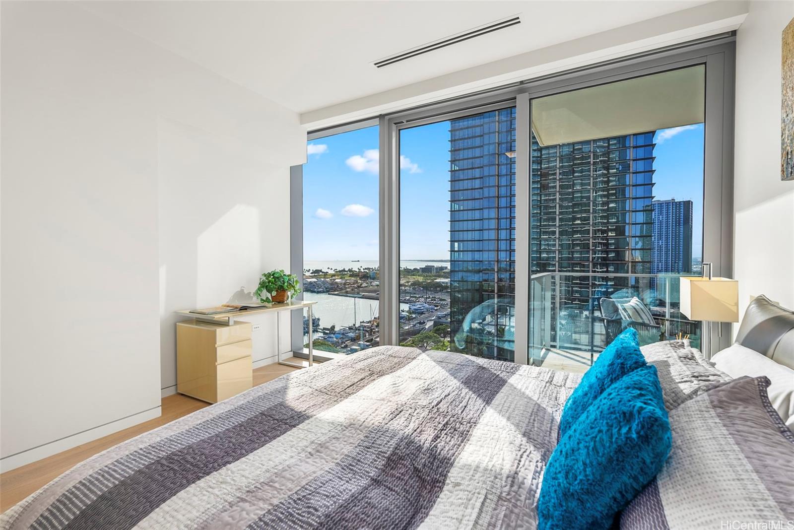 Waiea - 1118 Ala Moana condo # 1505, Honolulu, Hawaii - photo 10 of 25