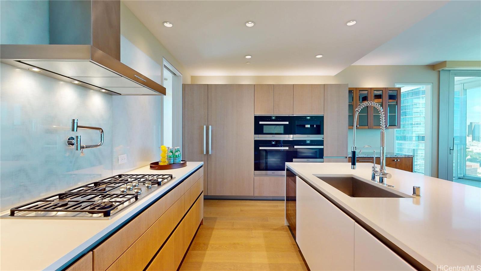 Waiea - 1118 Ala Moana condo # 1606, Honolulu, Hawaii - photo 4 of 25