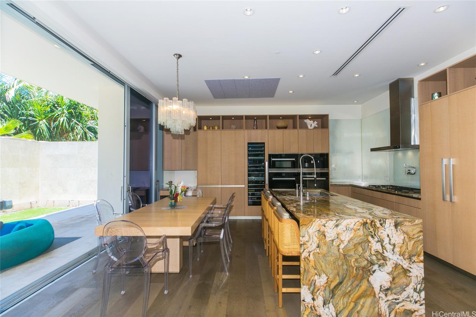 1118 Ala Moana Blvd townhouse # 2, Honolulu, Hawaii - photo 7 of 25