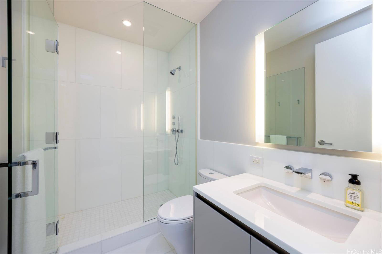 1118 Ala Moana Blvd Honolulu - Rental - photo 18 of 25