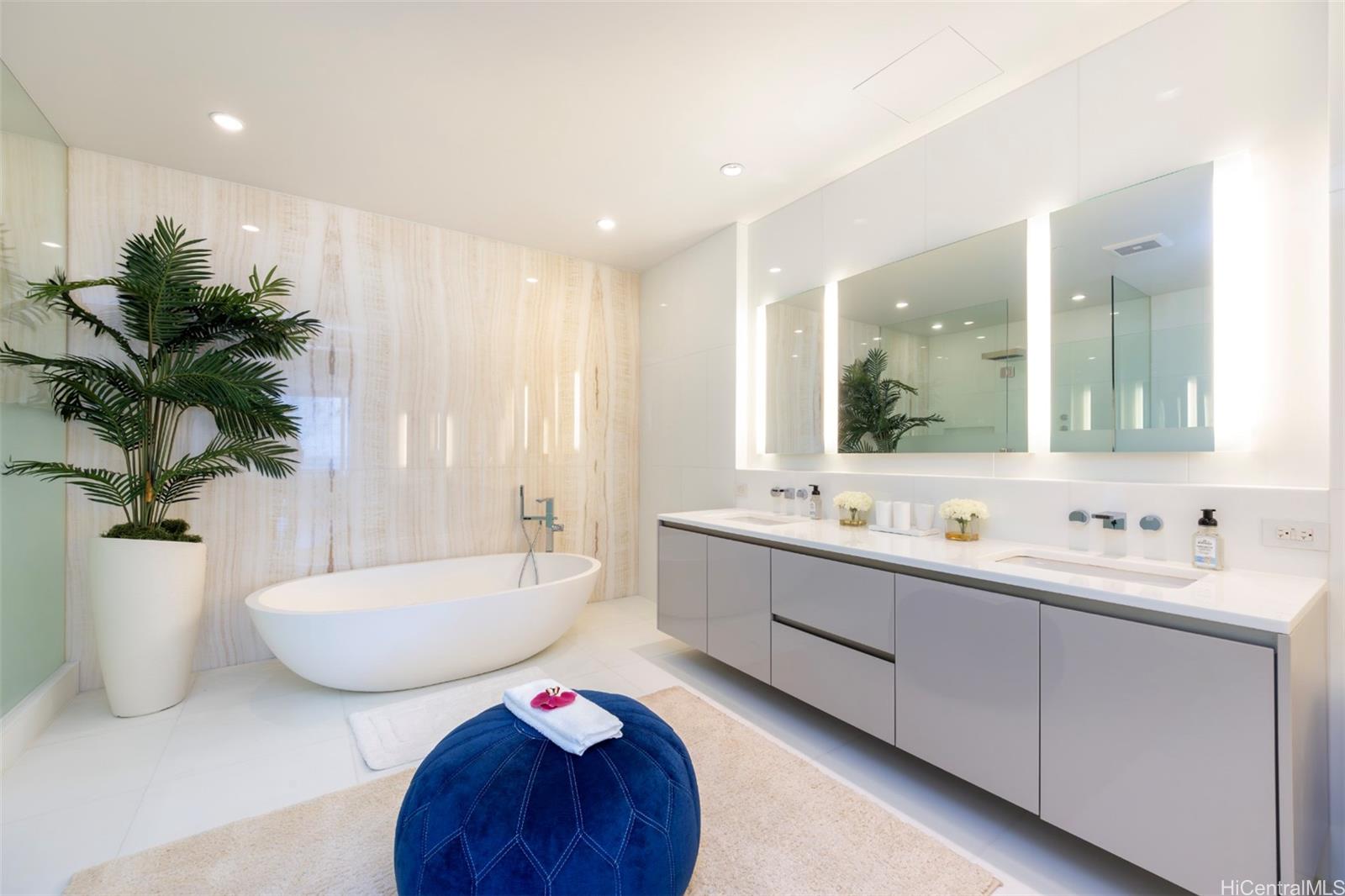 1118 Ala Moana Blvd Honolulu - Rental - photo 22 of 25