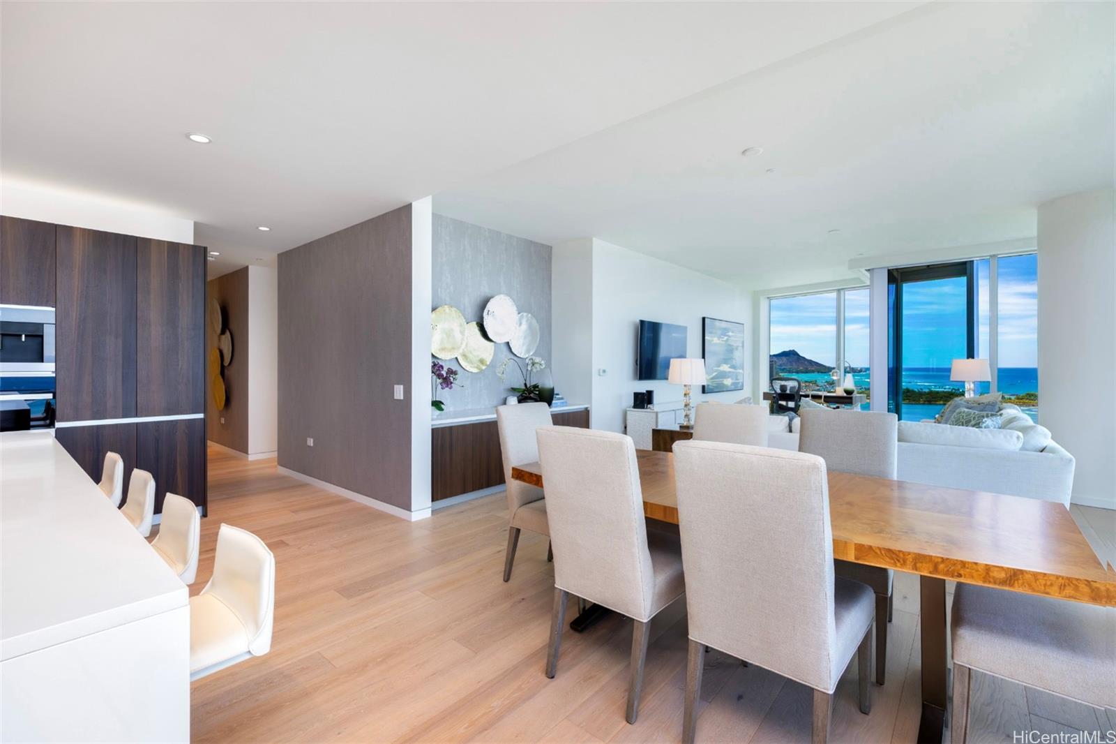 1118 Ala Moana Blvd Honolulu - Rental - photo 8 of 25