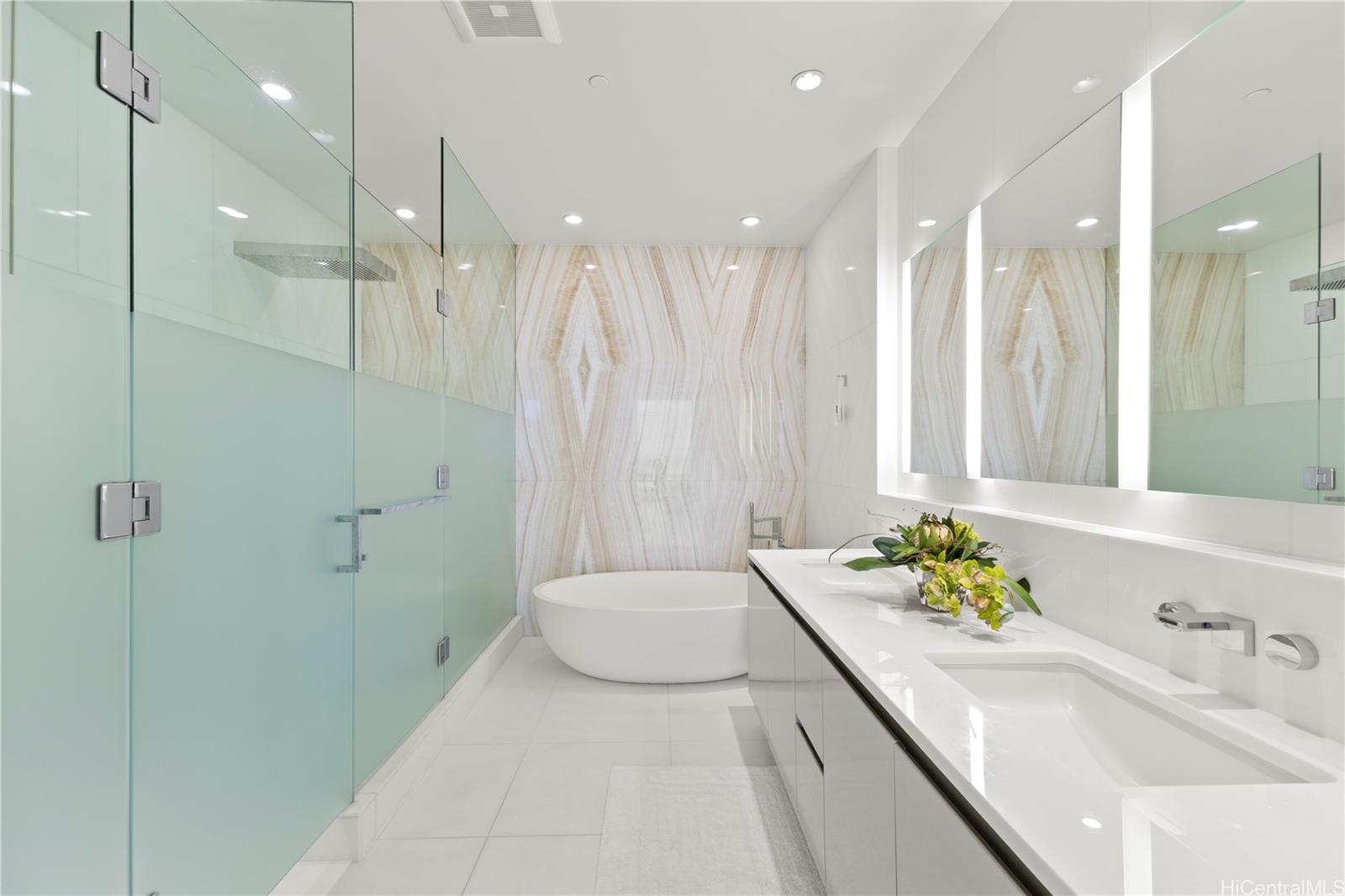 Waiea - 1118 Ala Moana condo # 2502, Honolulu, Hawaii - photo 12 of 25