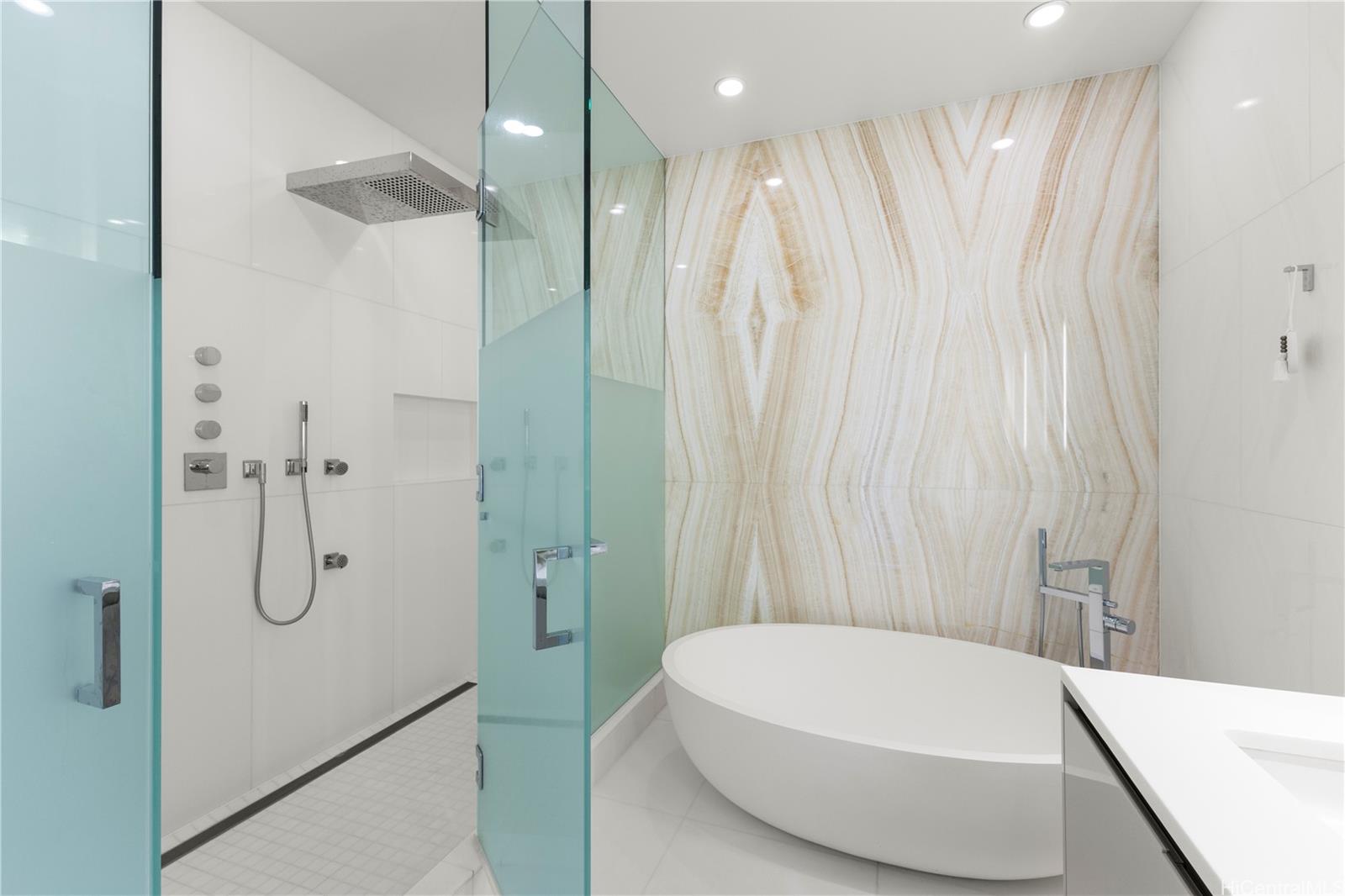 Waiea - 1118 Ala Moana condo # 2502, Honolulu, Hawaii - photo 13 of 25