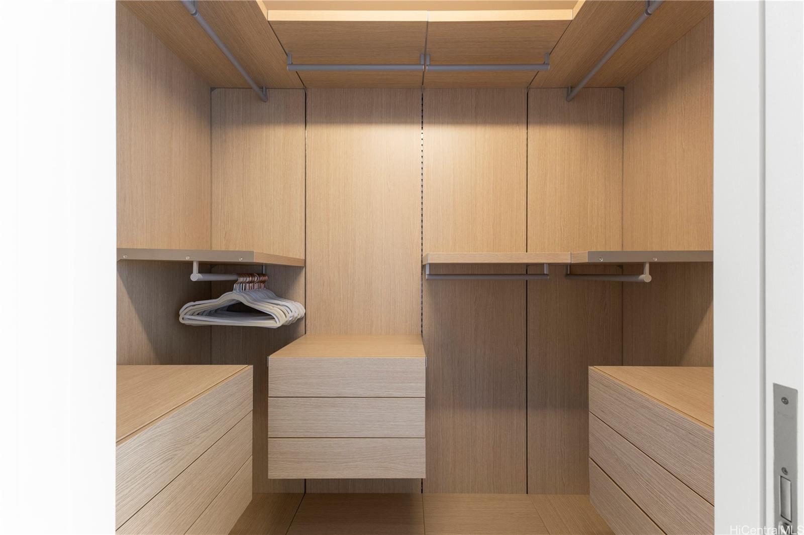 Waiea - 1118 Ala Moana condo # 2502, Honolulu, Hawaii - photo 17 of 25