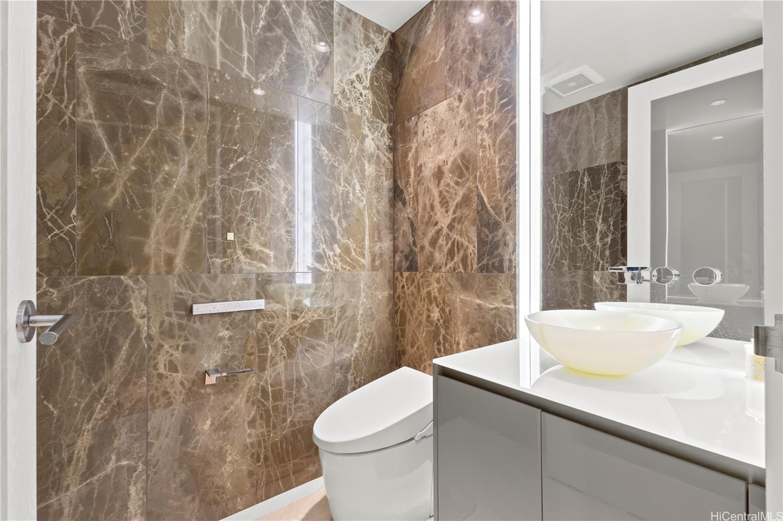 Waiea - 1118 Ala Moana condo # 2502, Honolulu, Hawaii - photo 18 of 25