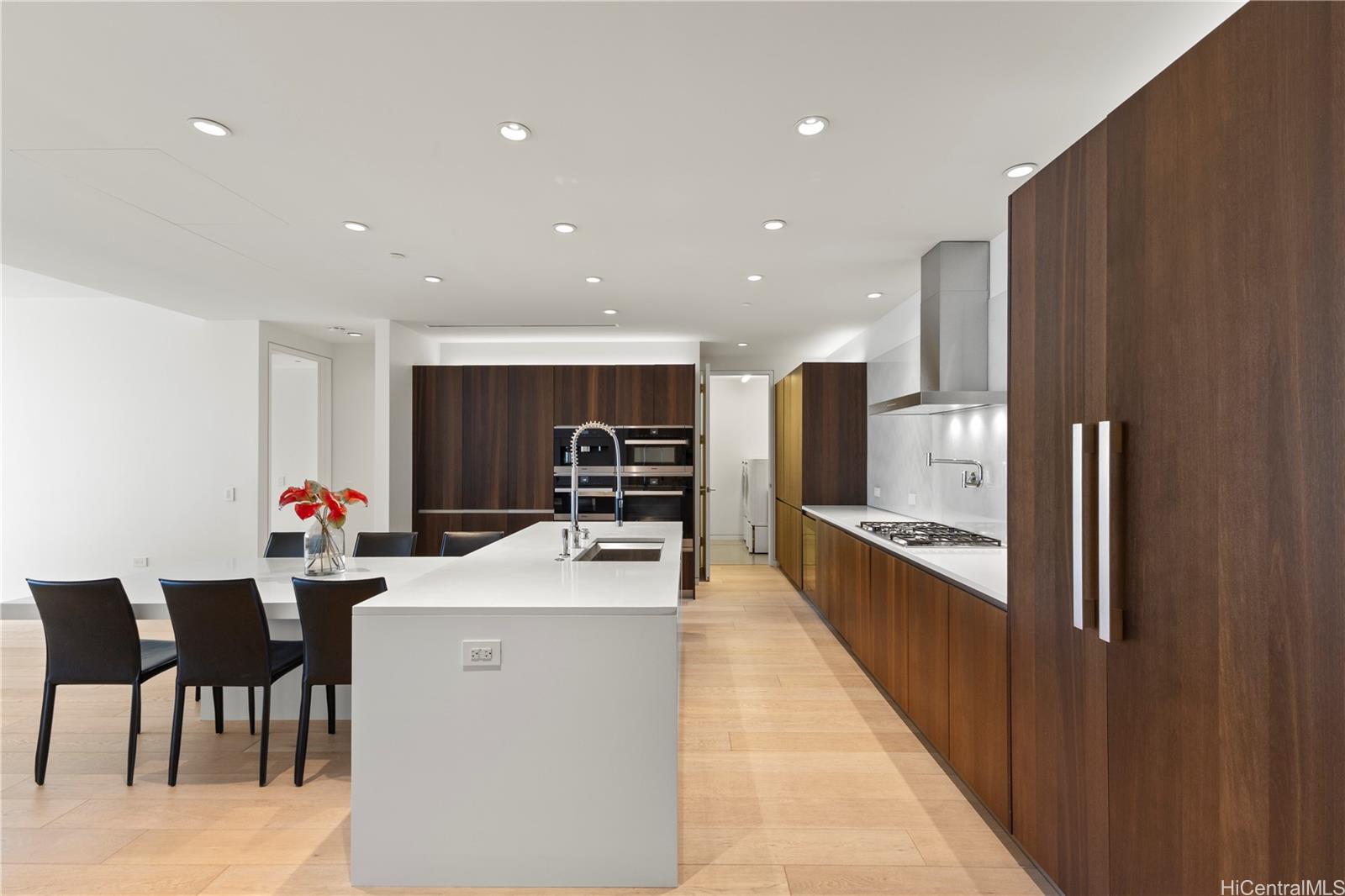 Waiea - 1118 Ala Moana condo # 2502, Honolulu, Hawaii - photo 6 of 25