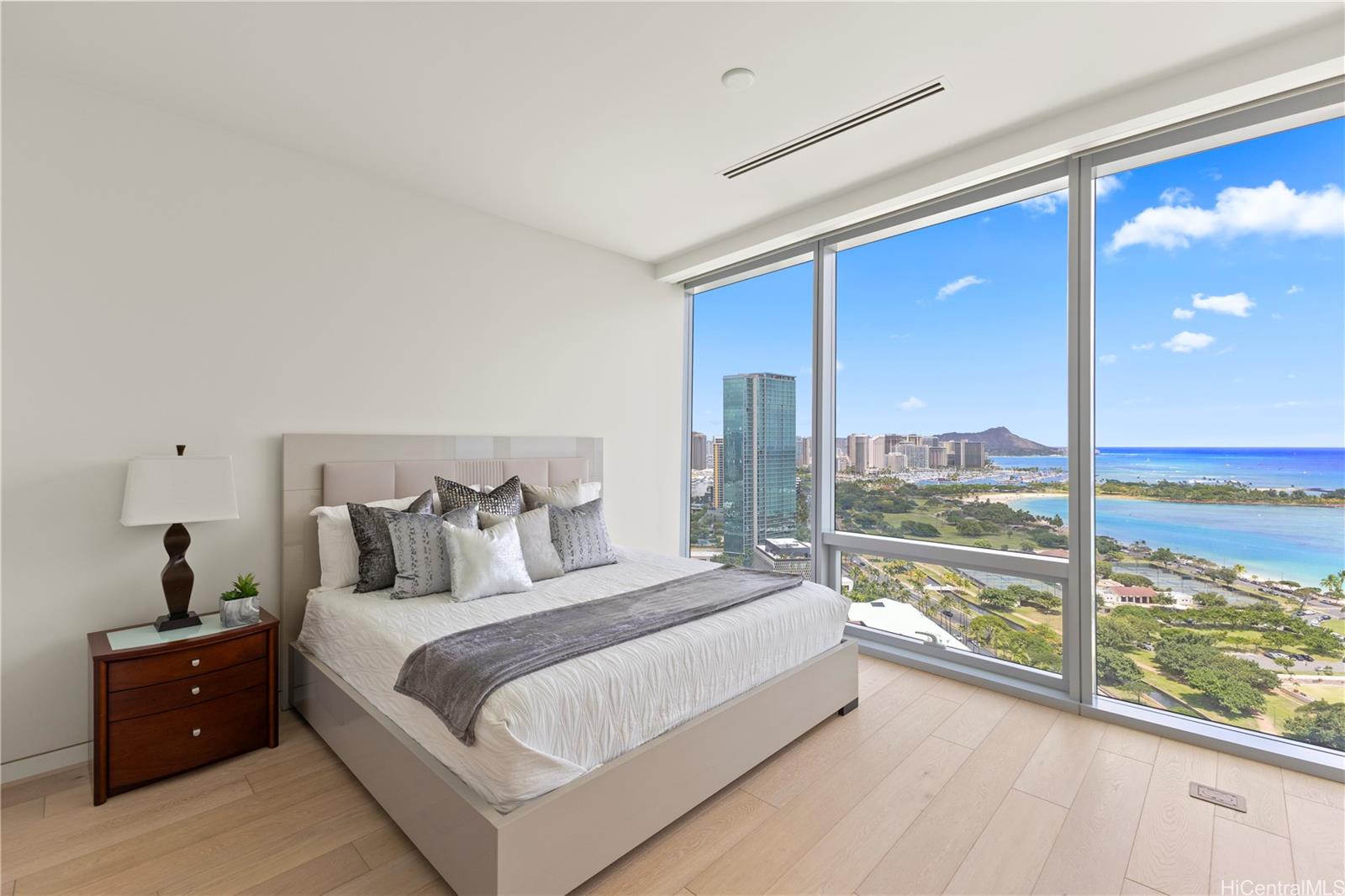 Waiea - 1118 Ala Moana condo # 2502, Honolulu, Hawaii - photo 9 of 25