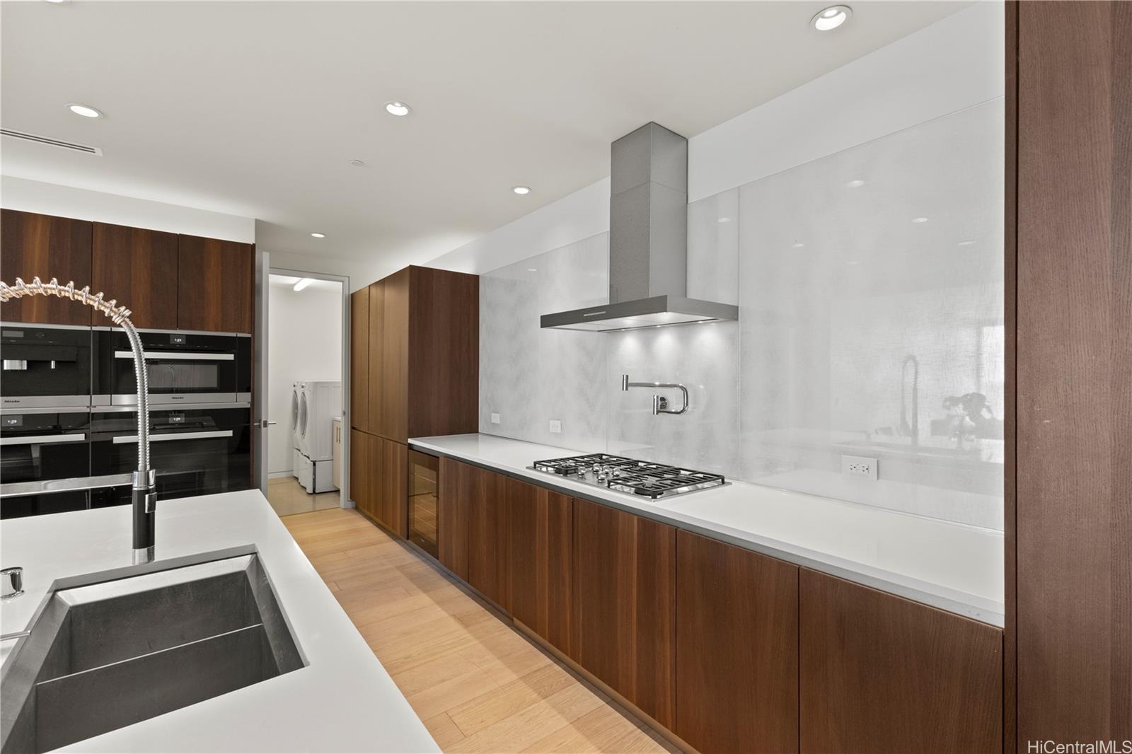 Waiea - 1118 Ala Moana condo # 2502, Honolulu, Hawaii - photo 10 of 25