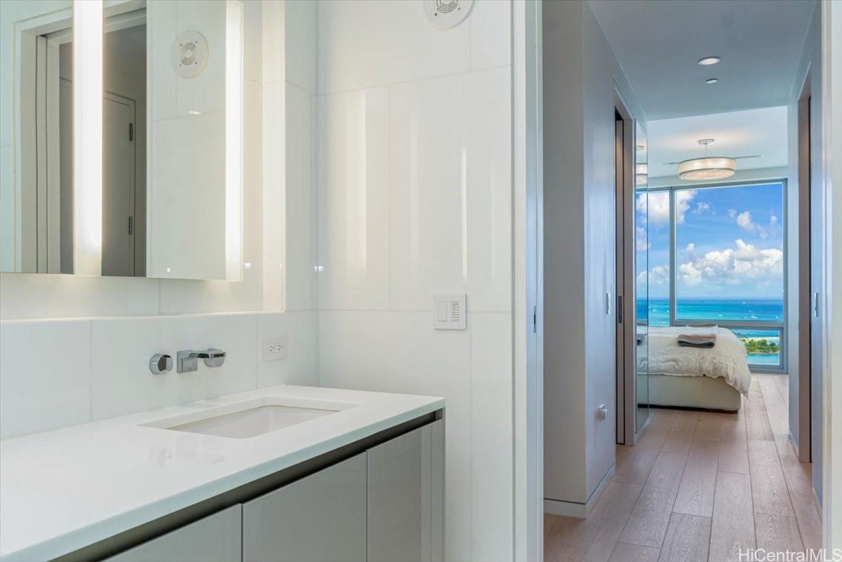 1118 Ala Moana Blvd Honolulu - Rental - photo 17 of 25