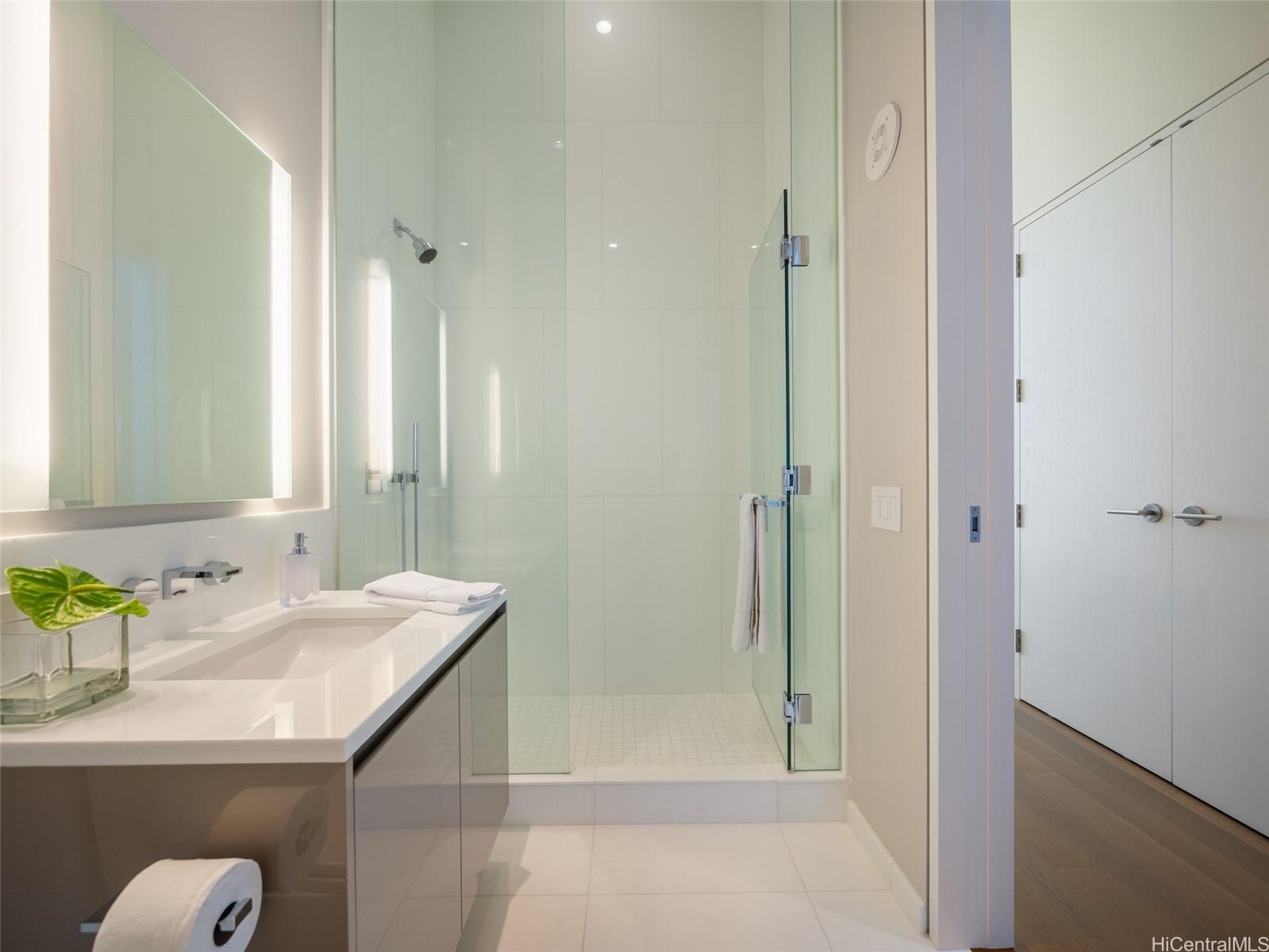 Waiea - 1118 Ala Moana condo # 3400, Honolulu, Hawaii - photo 18 of 25