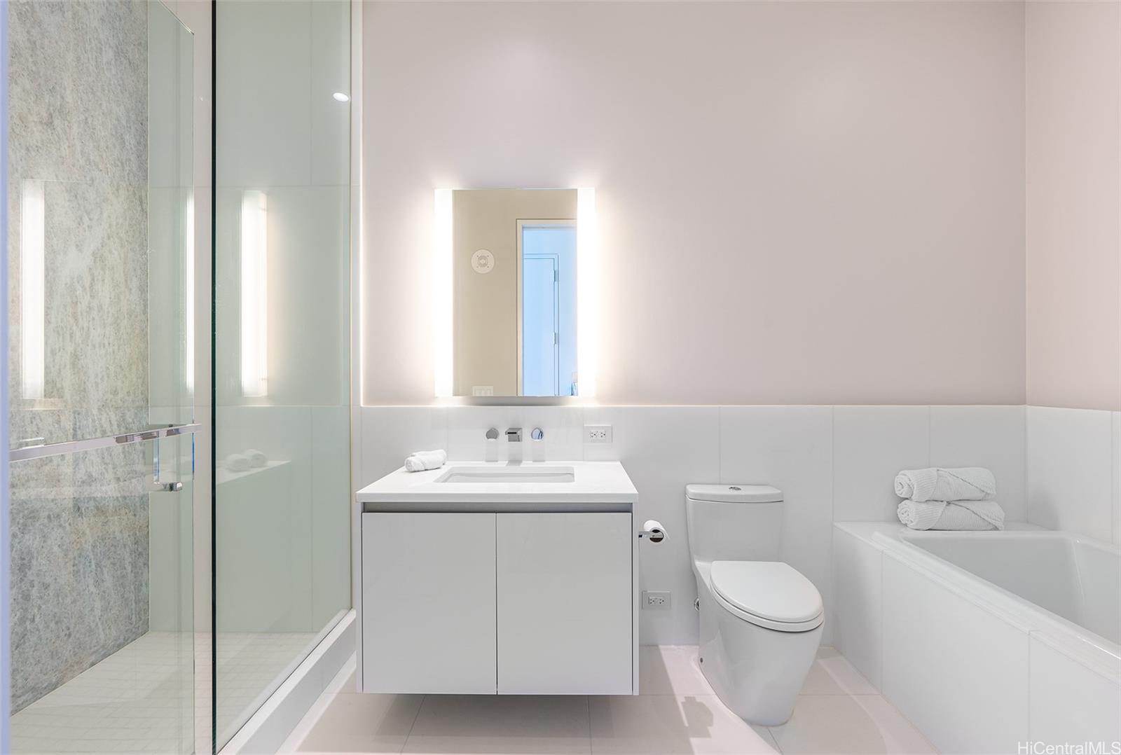 Waiea - 1118 Ala Moana condo # 3401, Honolulu, Hawaii - photo 17 of 25