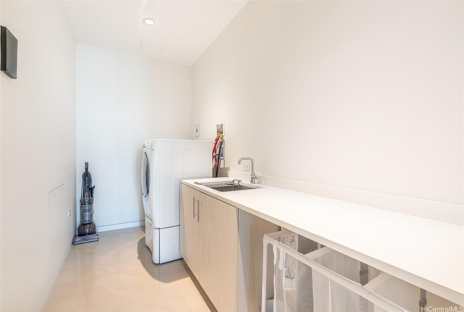 Waiea - 1118 Ala Moana condo # 3401, Honolulu, Hawaii - photo 21 of 25