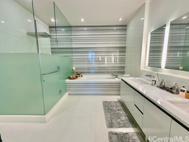 Waiea - 1118 Ala Moana condo # 3403, Honolulu, Hawaii - photo 3 of 24