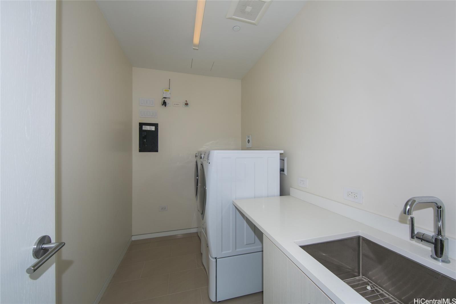 Waiea - 1118 Ala Moana condo # 805, Honolulu, Hawaii - photo 13 of 16