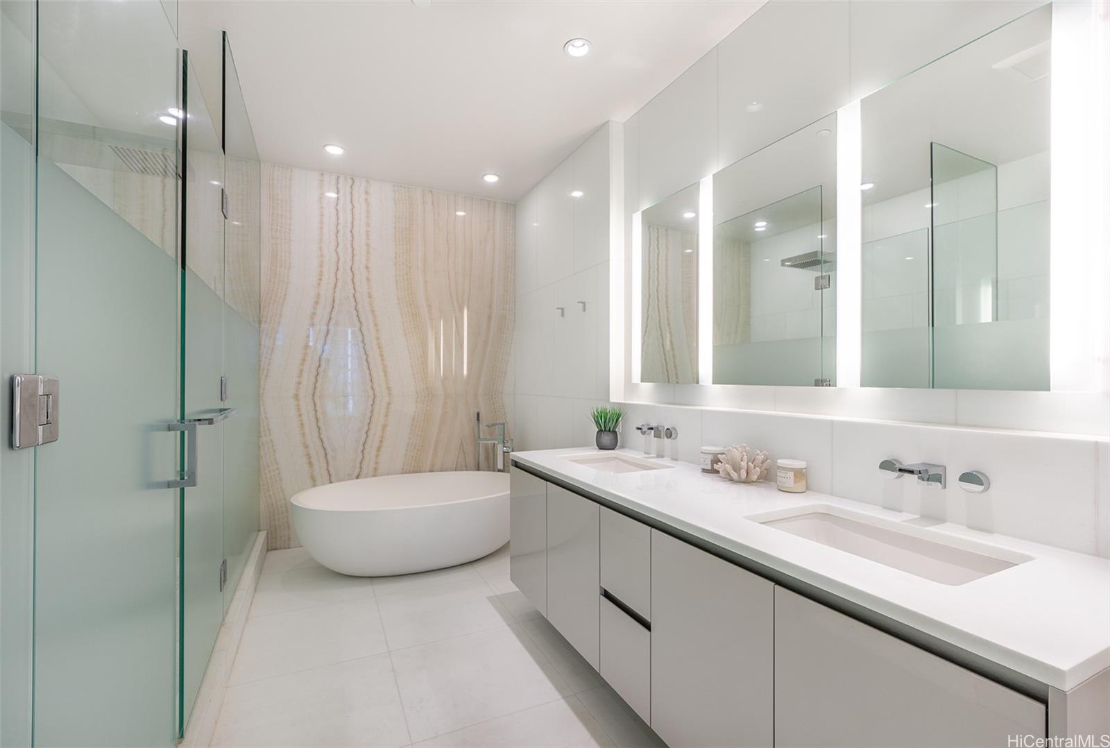 Waiea - 1118 Ala Moana condo # 903, Honolulu, Hawaii - photo 14 of 24