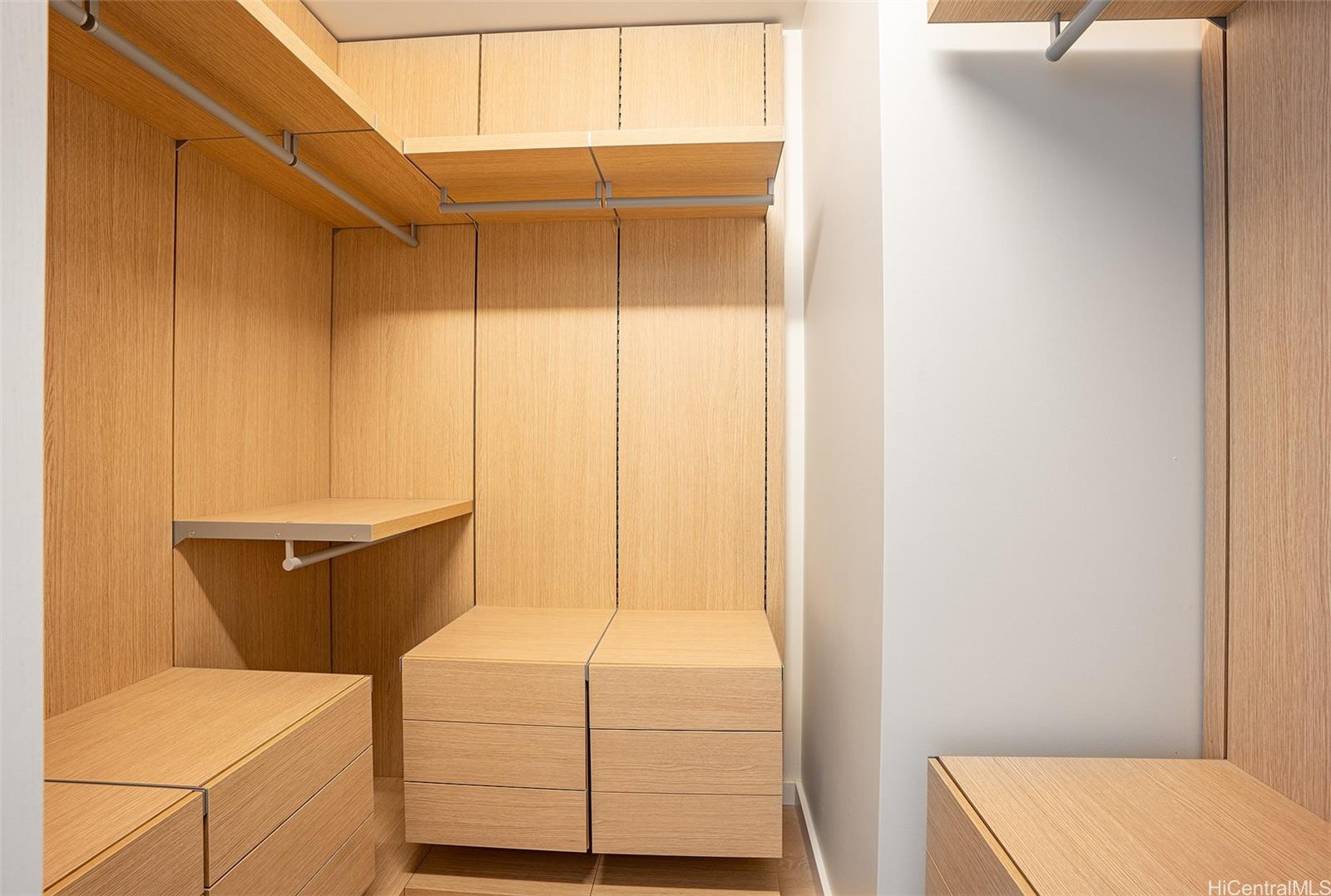 Waiea - 1118 Ala Moana condo # 903, Honolulu, Hawaii - photo 16 of 24