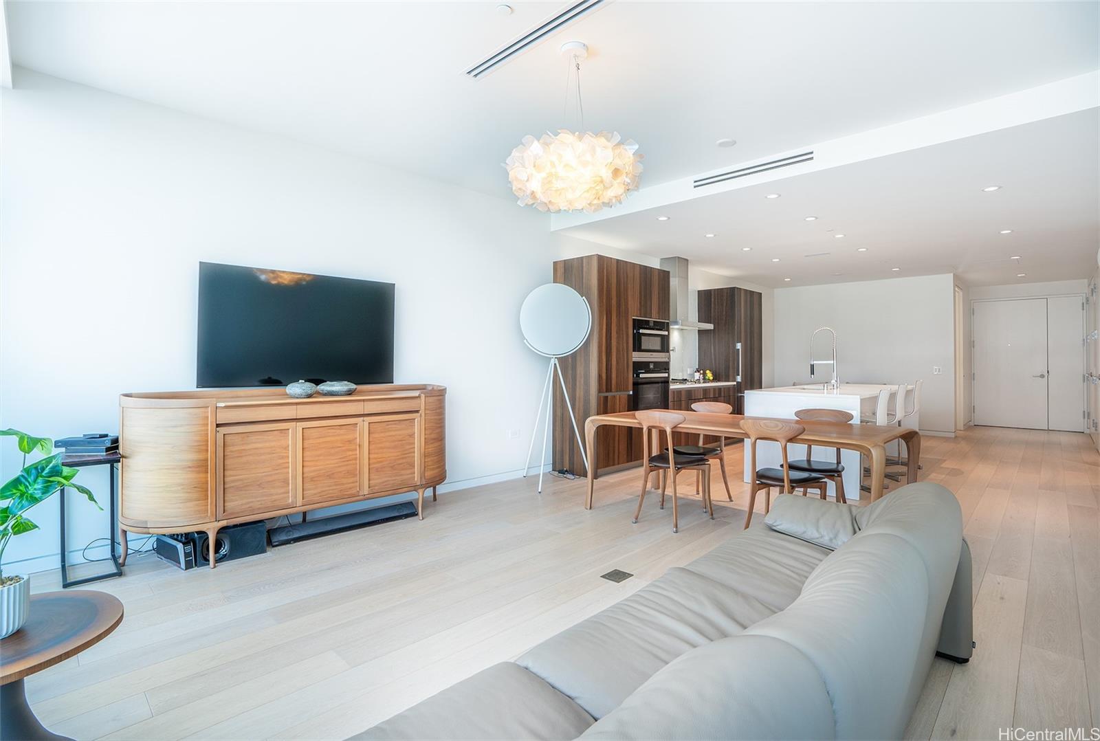 Waiea - 1118 Ala Moana condo # 903, Honolulu, Hawaii - photo 4 of 24