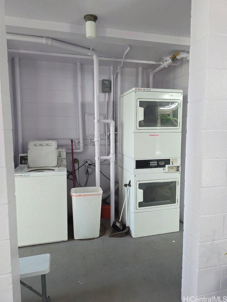 Banyan Gardens condo # 203, Honolulu, Hawaii - photo 6 of 9