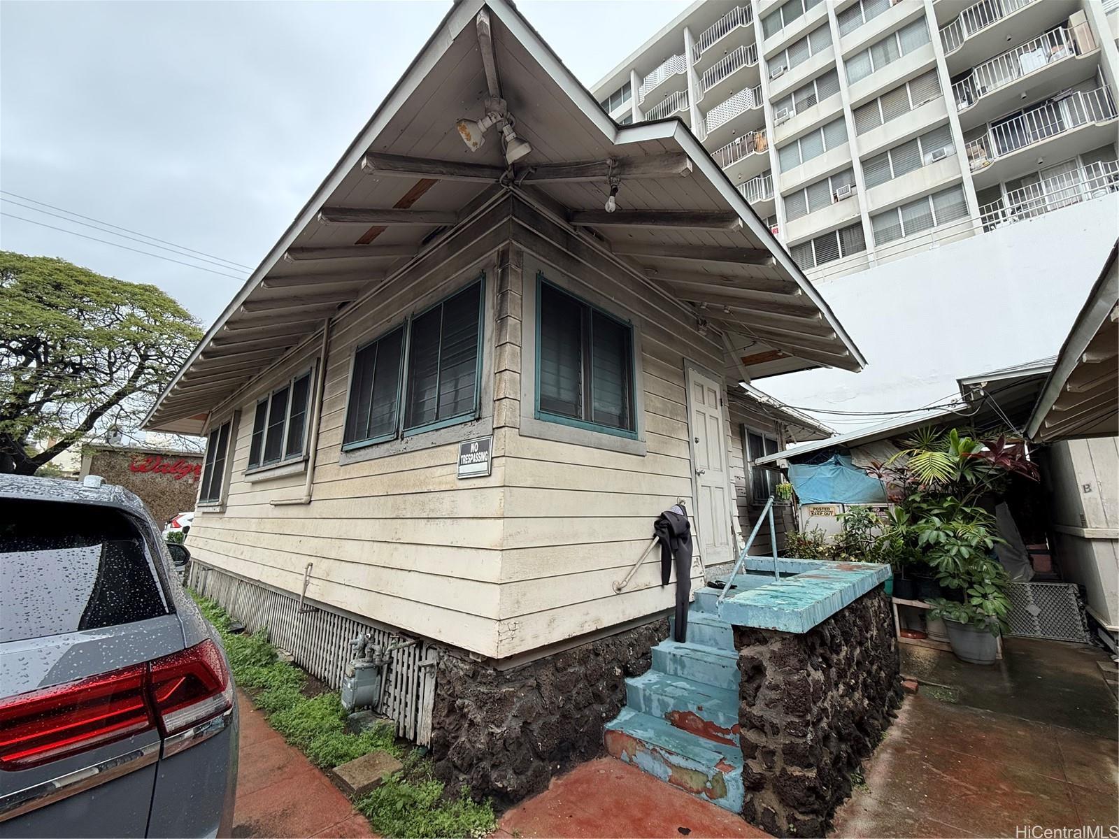 1119 Young St Honolulu - Multi-family - photo 2 of 12