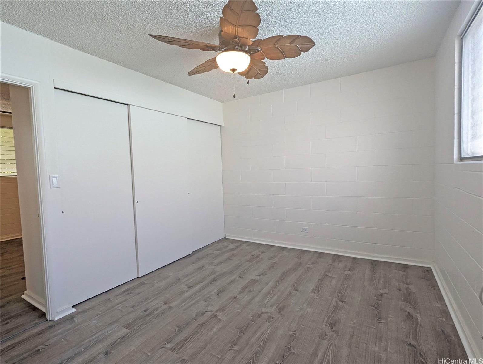 1120 Hassinger St Honolulu - Rental - photo 7 of 11